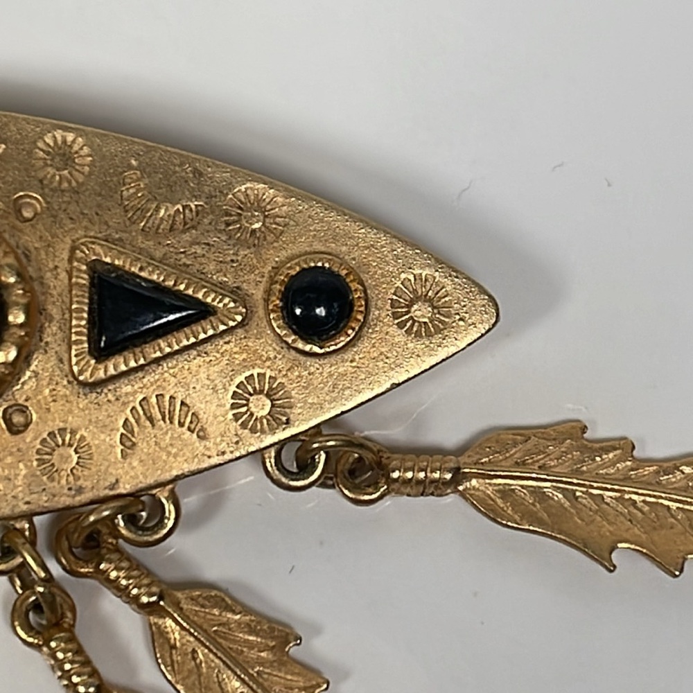 Vintage.Brooch with black plastic, Signed JJ 1988 South Western style. - Picture 3 of 5